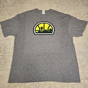 Seattle Super Sonics Gray 2XL t-shirt old logo featuring the Seattle skyline